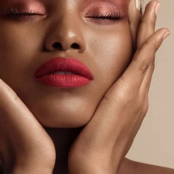 IL MAKIAGE Infinity Guilty Matte LIP Cream NEW - Picture 4 of 6